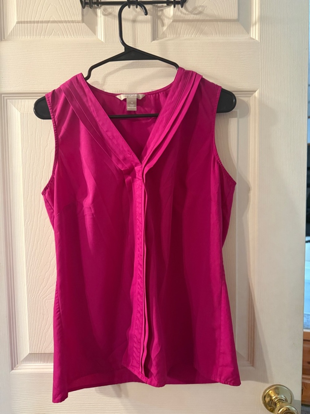 Banana Republic Fuchsia Sleeveless V-Neck Tie-Front Tank